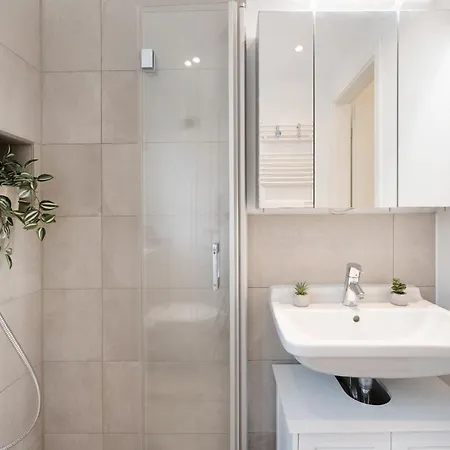 Schuetzenstrasse 15 Sailors Gallery Apartman