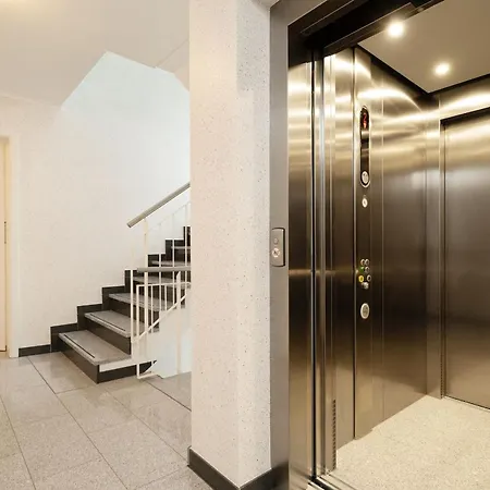 Schuetzenstrasse 15 Sailors Gallery