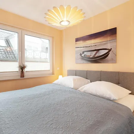 Schuetzenstrasse 15 Sailors Gallery Apartment Groemitz