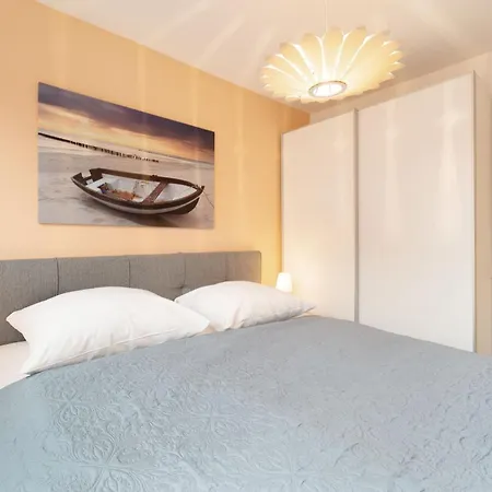 Schuetzenstrasse 15 Sailors Gallery * Grömitz