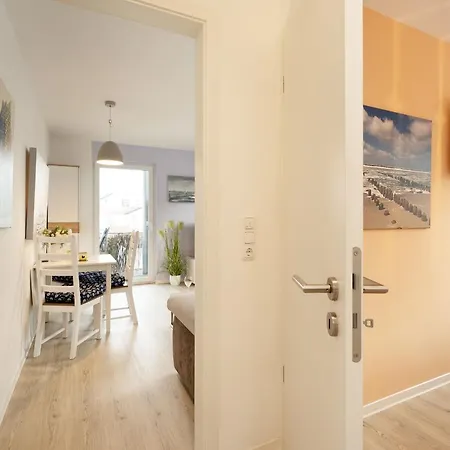 Schuetzenstrasse 15 Sailors Gallery